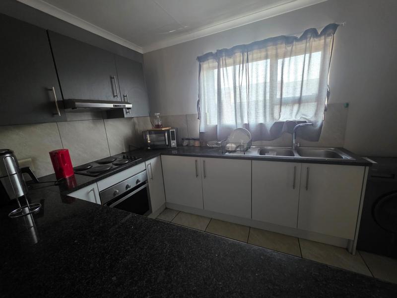 To Let 2 Bedroom Property for Rent in Lakefield Gauteng