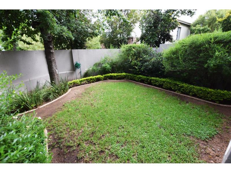 To Let 1 Bedroom Property for Rent in Beverley Gauteng