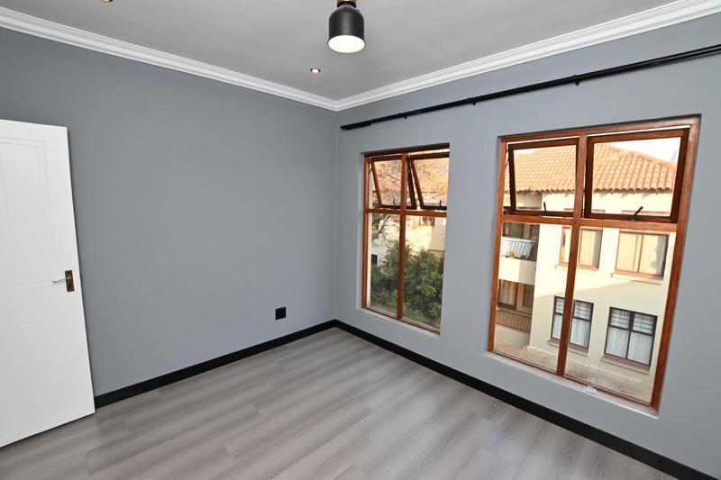 To Let 2 Bedroom Property for Rent in Bryanston Gauteng