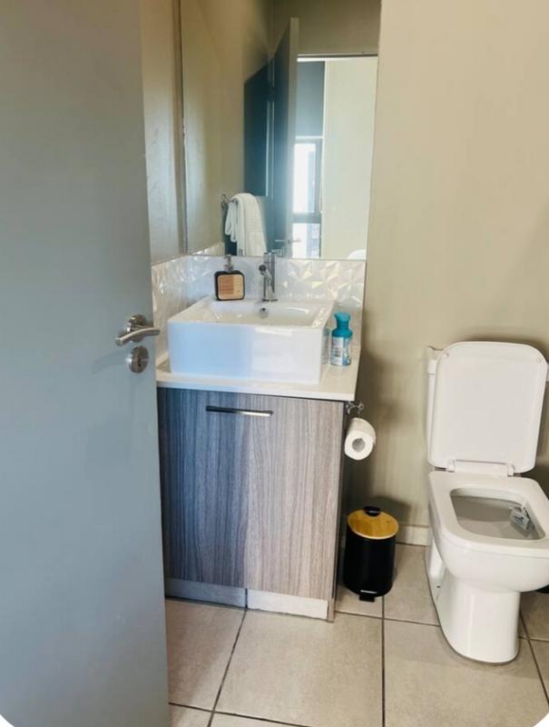 1 Bedroom Property for Sale in Rosebank Gauteng