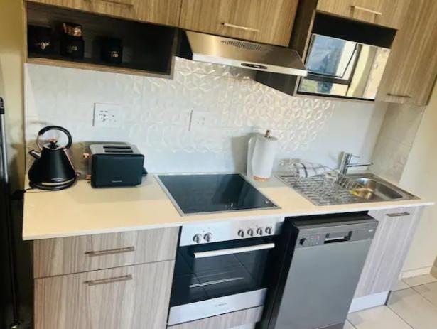 1 Bedroom Property for Sale in Rosebank Gauteng