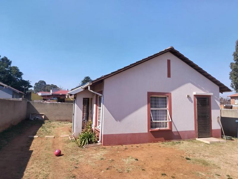 2 Bedroom Property for Sale in Lenasia South Gauteng
