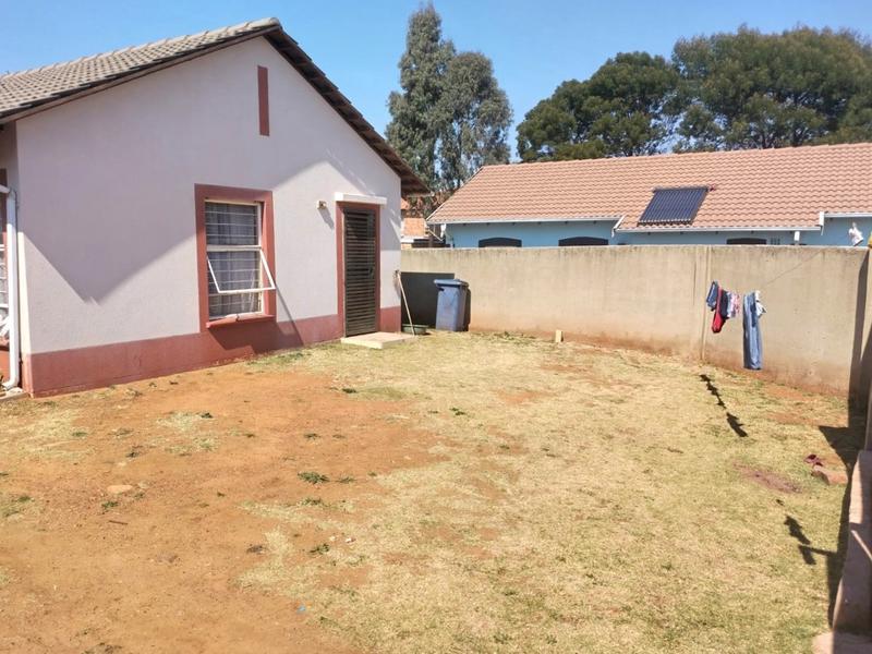 2 Bedroom Property for Sale in Lenasia South Gauteng