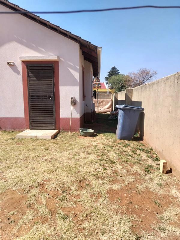 2 Bedroom Property for Sale in Lenasia South Gauteng