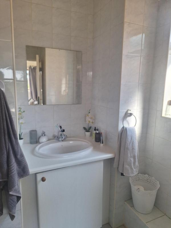 2 Bedroom Property for Sale in Waterkloof Ridge Gauteng