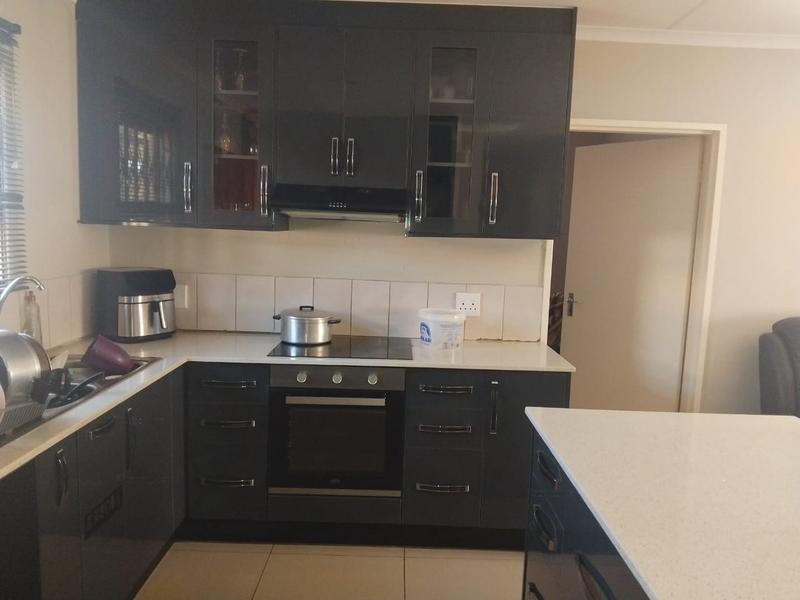 4 Bedroom Property for Sale in Albertsdal Gauteng