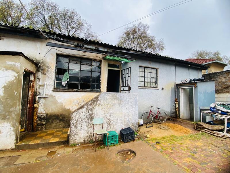 6 Bedroom Property for Sale in Bezuidenhout Valley Gauteng
