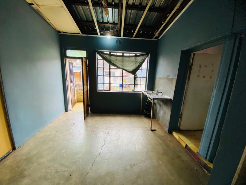 6 Bedroom Property for Sale in Bezuidenhout Valley Gauteng