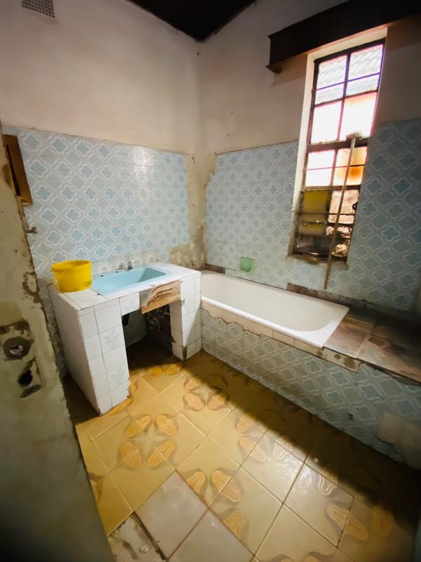 6 Bedroom Property for Sale in Bezuidenhout Valley Gauteng