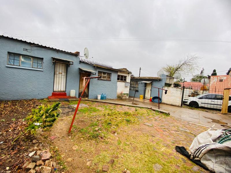 6 Bedroom Property for Sale in Bezuidenhout Valley Gauteng