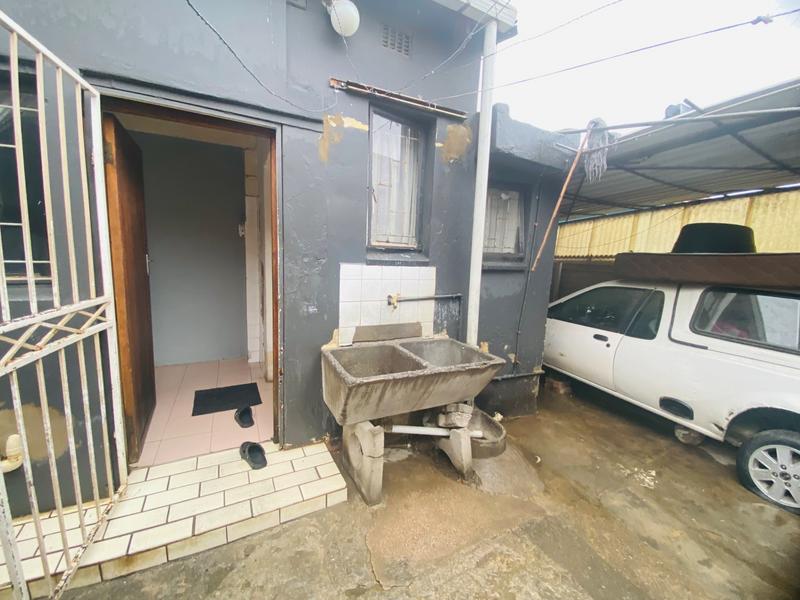 8 Bedroom Property for Sale in Rosettenville Gauteng