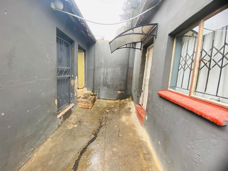 8 Bedroom Property for Sale in Rosettenville Gauteng