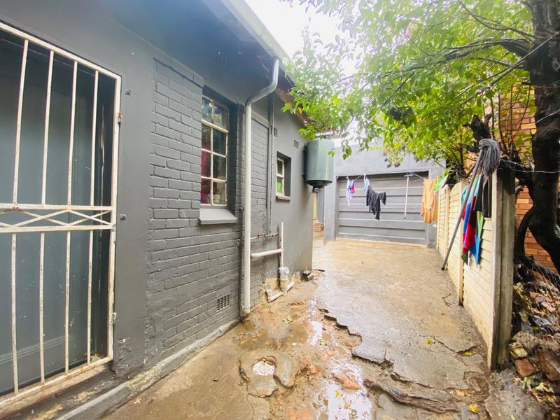 8 Bedroom Property for Sale in Rosettenville Gauteng