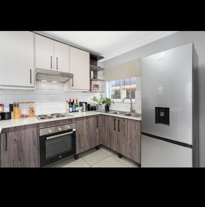 1 Bedroom Property for Sale in Vorna Valley Gauteng
