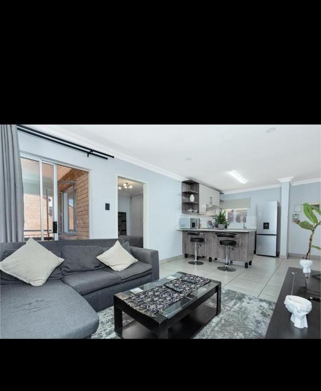 1 Bedroom Property for Sale in Vorna Valley Gauteng