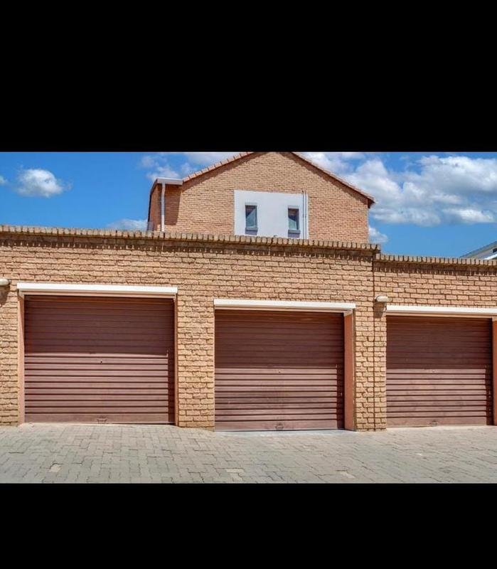 1 Bedroom Property for Sale in Vorna Valley Gauteng
