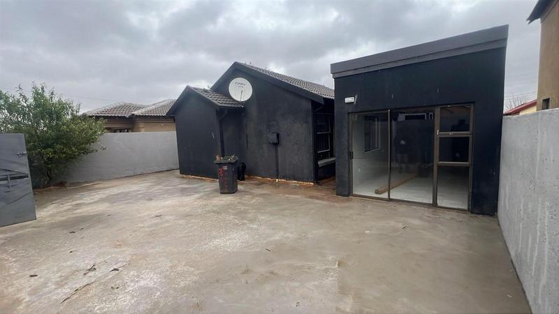 2 Bedroom Property for Sale in Bram Fischerville Gauteng