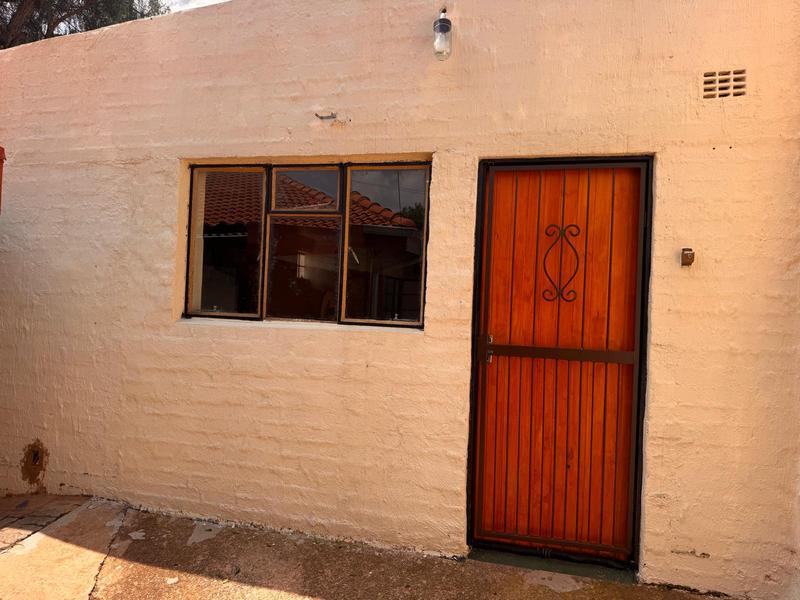To Let 1 Bedroom Property for Rent in Primrose Hill Gauteng