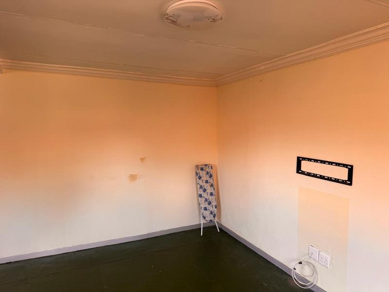 To Let 1 Bedroom Property for Rent in Primrose Hill Gauteng