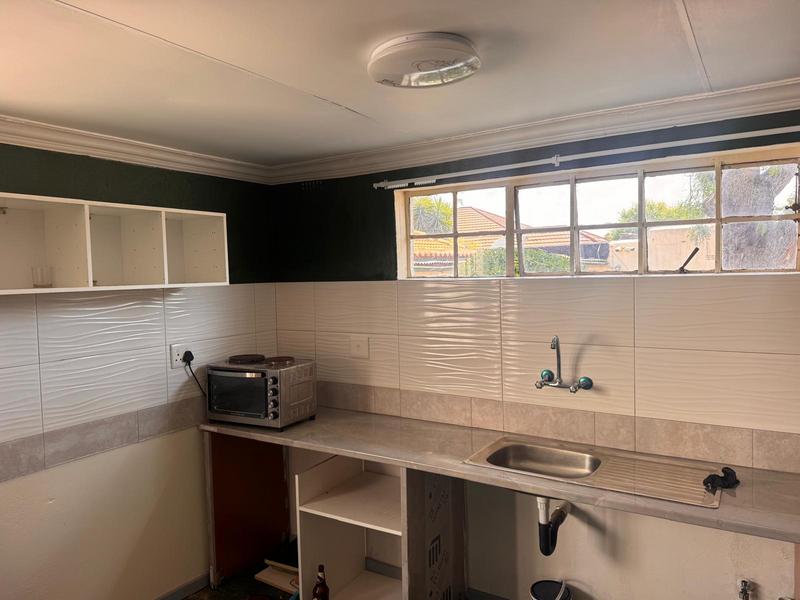 To Let 1 Bedroom Property for Rent in Primrose Hill Gauteng