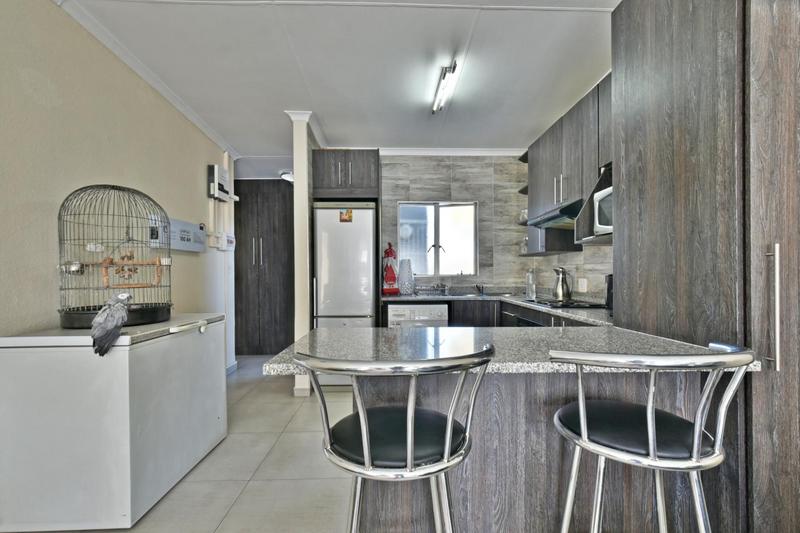 2 Bedroom Property for Sale in Mulbarton Gauteng