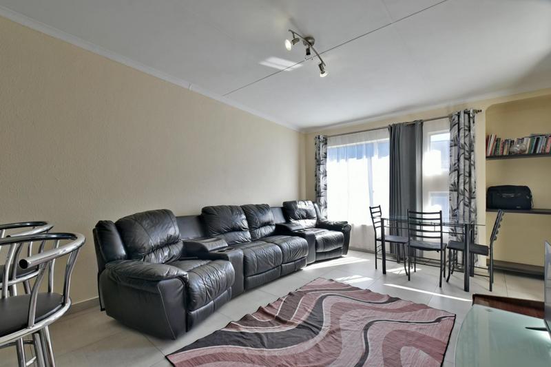 2 Bedroom Property for Sale in Mulbarton Gauteng