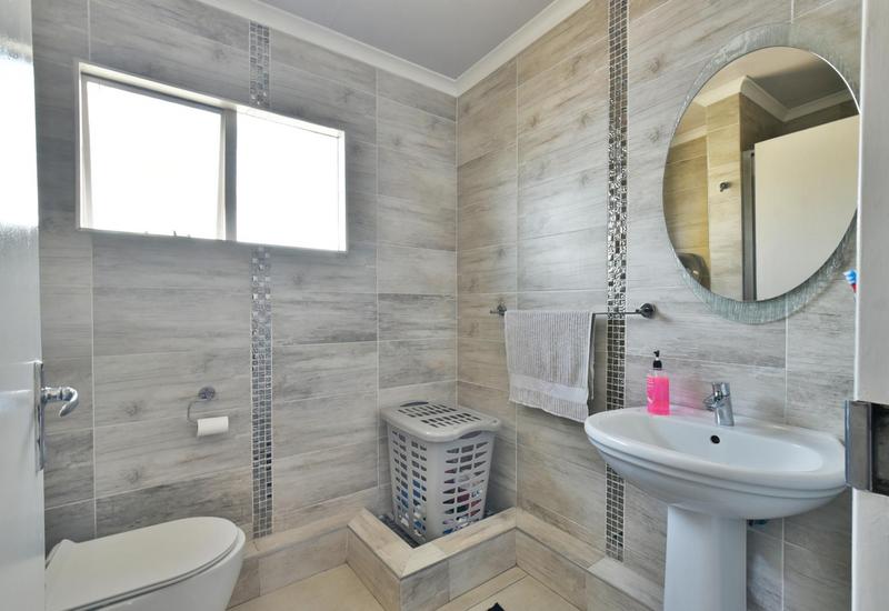 2 Bedroom Property for Sale in Mulbarton Gauteng