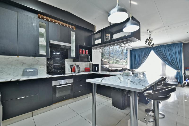 2 Bedroom Property for Sale in Mulbarton Gauteng