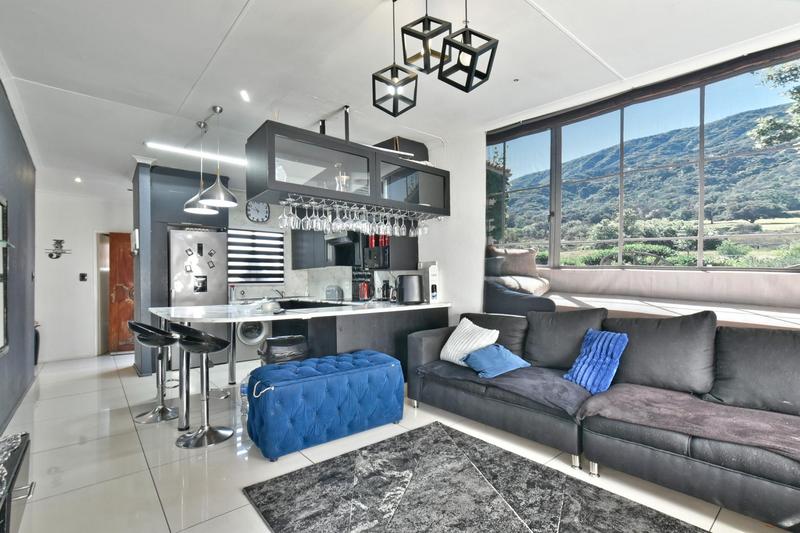 2 Bedroom Property for Sale in Mulbarton Gauteng