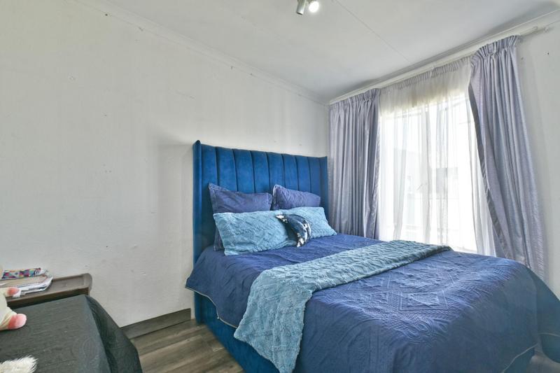 2 Bedroom Property for Sale in Mulbarton Gauteng