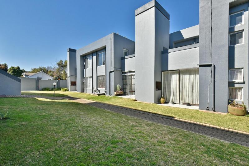 2 Bedroom Property for Sale in Mulbarton Gauteng
