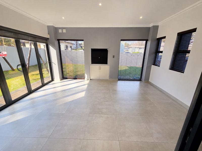 3 Bedroom Property for Sale in Rietvalleirand Gauteng