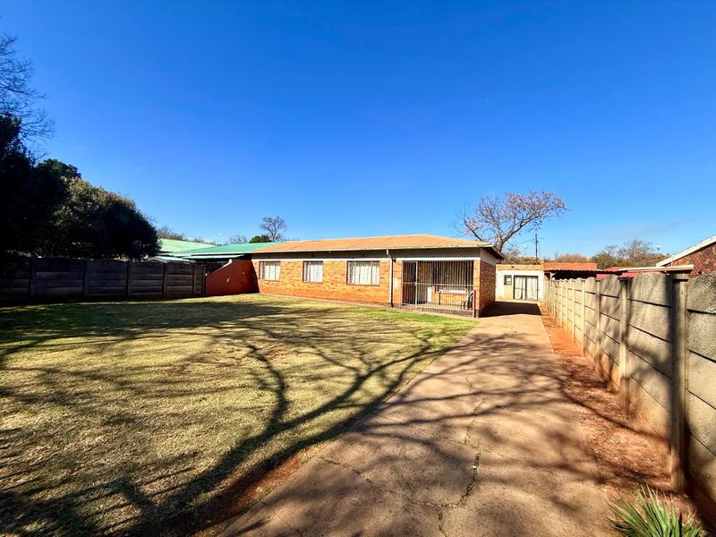 6 Bedroom Property for Sale in Vanderbijlpark Cw 6 Gauteng
