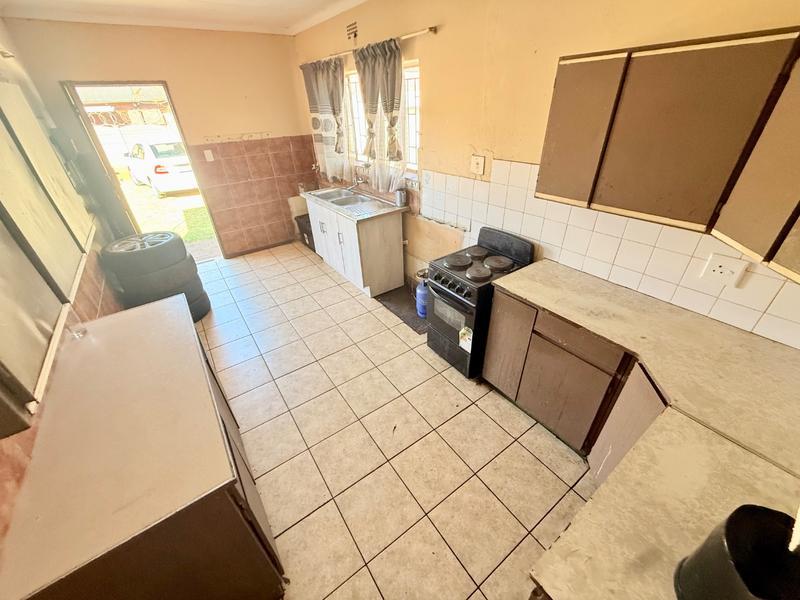 6 Bedroom Property for Sale in Vanderbijlpark Cw 6 Gauteng