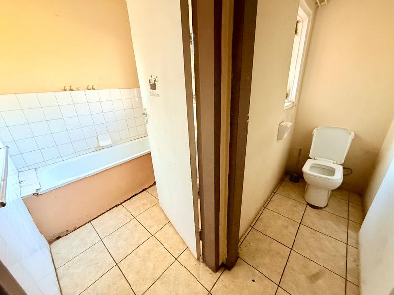 6 Bedroom Property for Sale in Vanderbijlpark Cw 6 Gauteng