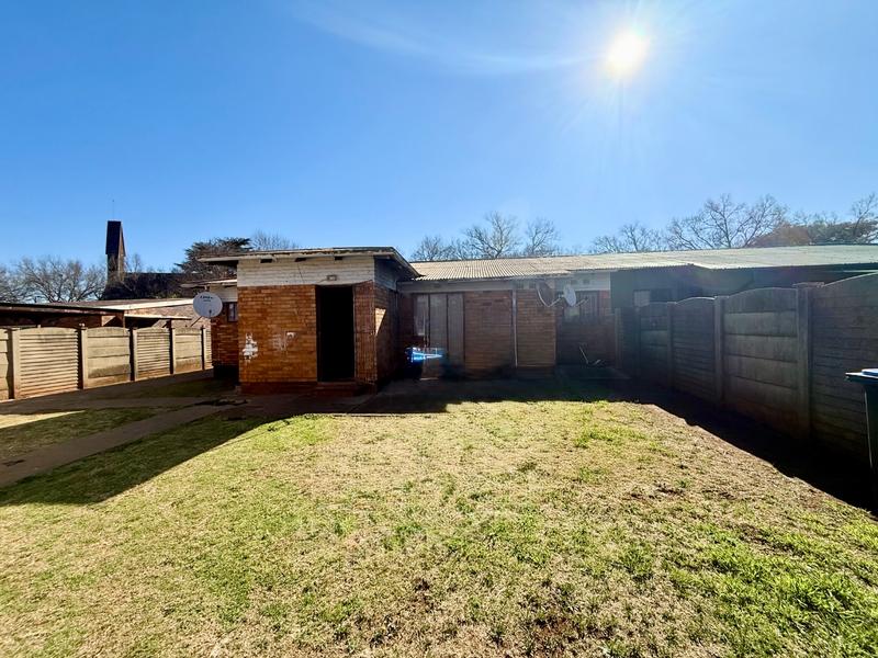6 Bedroom Property for Sale in Vanderbijlpark Cw 6 Gauteng