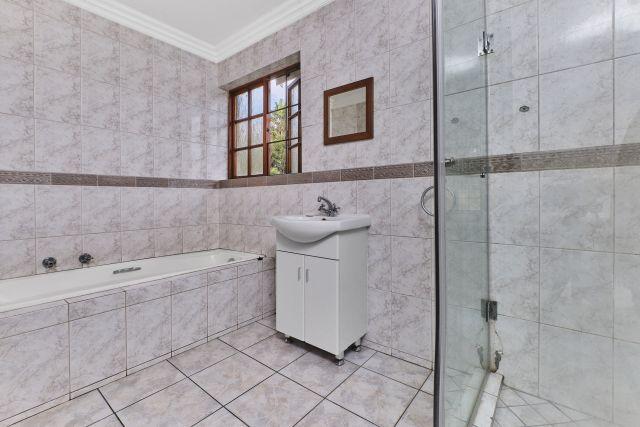 To Let 5 Bedroom Property for Rent in Sunninghill Gauteng