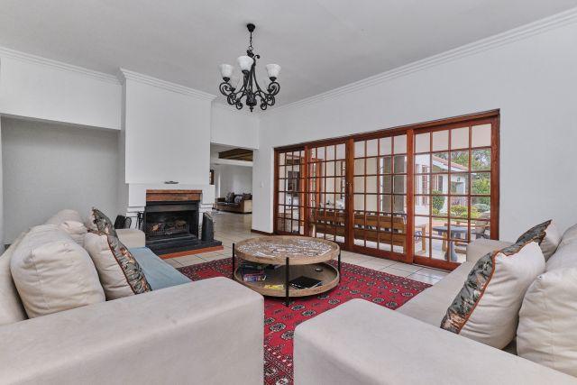 To Let 5 Bedroom Property for Rent in Sunninghill Gauteng