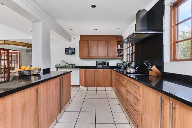 To Let 5 Bedroom Property for Rent in Sunninghill Gauteng