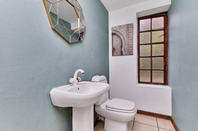 To Let 5 Bedroom Property for Rent in Sunninghill Gauteng