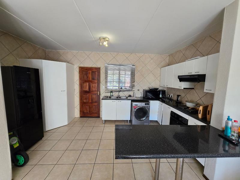2 Bedroom Property for Sale in Weltevreden Park Gauteng