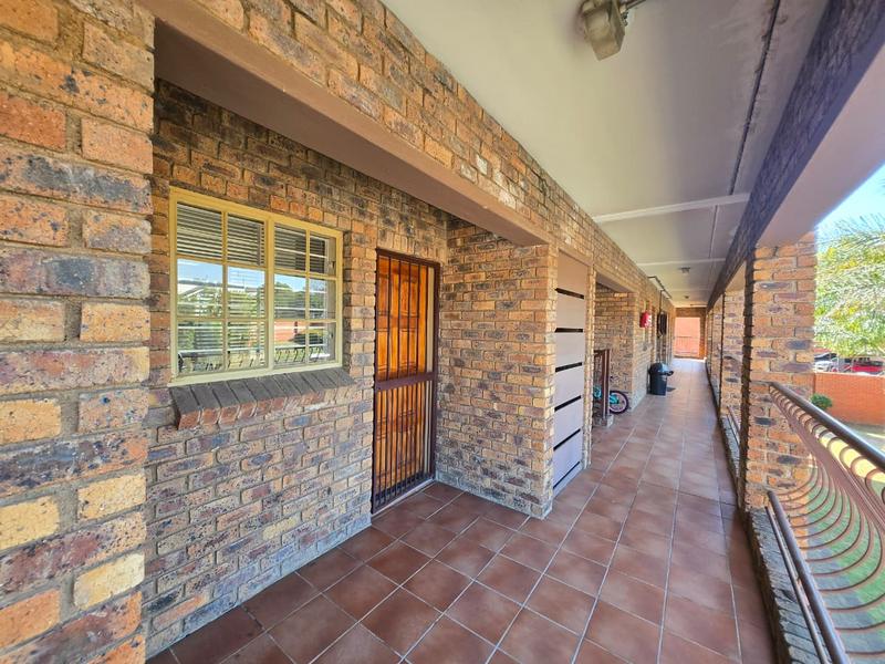 2 Bedroom Property for Sale in Weltevreden Park Gauteng