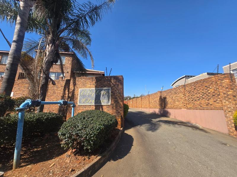 2 Bedroom Property for Sale in Weltevreden Park Gauteng