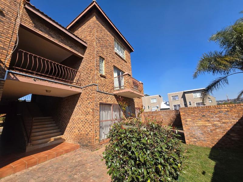 2 Bedroom Property for Sale in Weltevreden Park Gauteng
