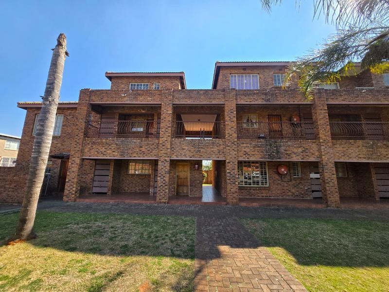 2 Bedroom Property for Sale in Weltevreden Park Gauteng