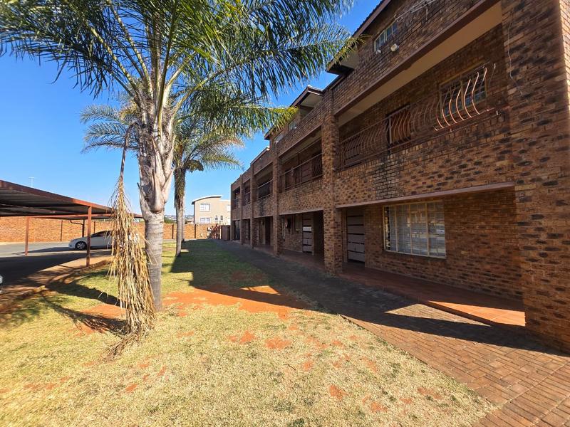 2 Bedroom Property for Sale in Weltevreden Park Gauteng
