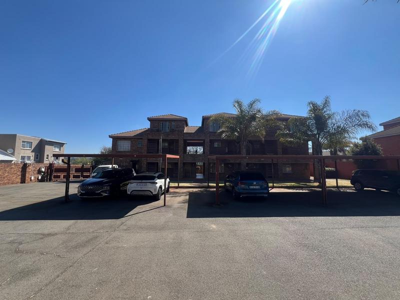 2 Bedroom Property for Sale in Weltevreden Park Gauteng