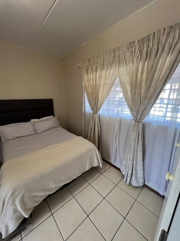 1 Bedroom Property for Sale in Weltevreden Park Gauteng