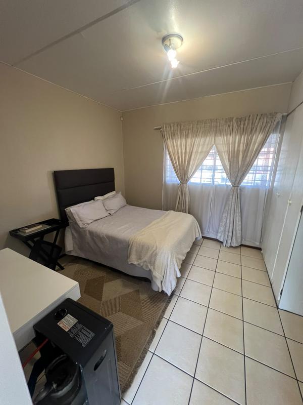 1 Bedroom Property for Sale in Weltevreden Park Gauteng