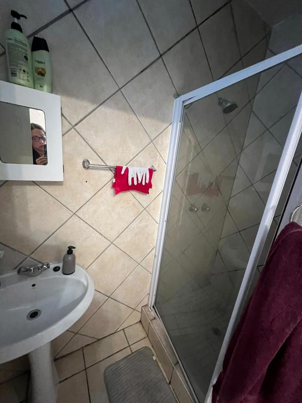 1 Bedroom Property for Sale in Weltevreden Park Gauteng